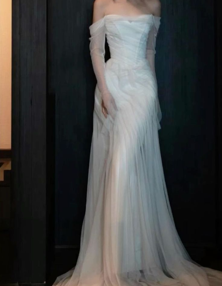 Stunning Mermaid Long Off Shoulder Tulle Wedding Dresses