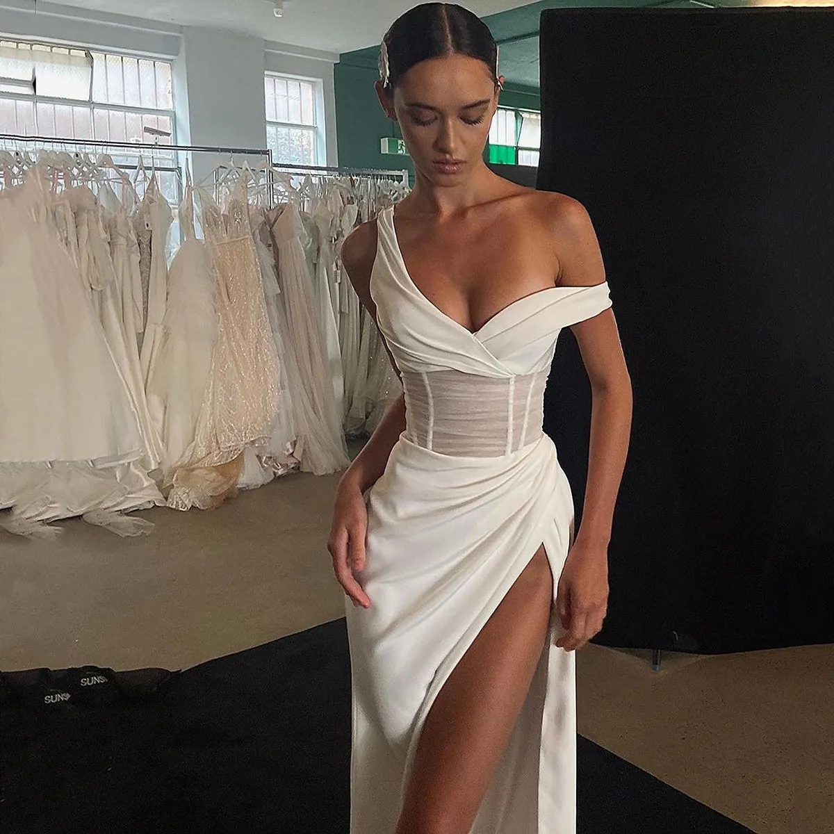 Elegant One-Shoulder Mermaid Wedding Dress