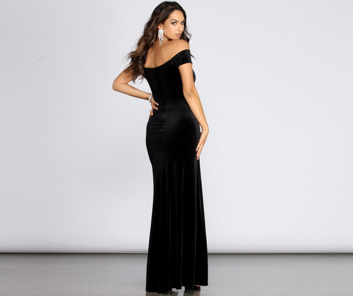 Velvet Off Shoulder Sweetheart High Split Mermaid Maxi Gown - View 6