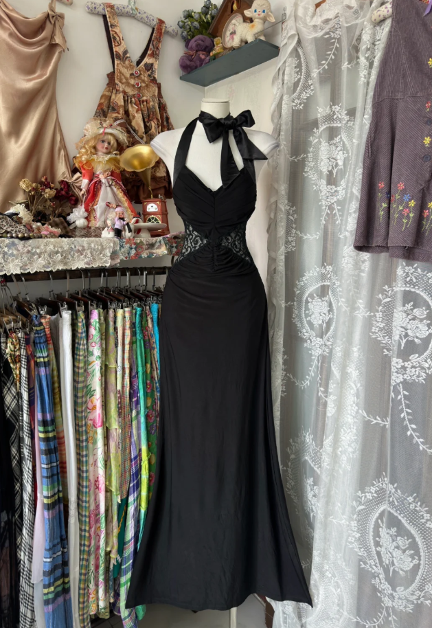 Sexy Black Halter V Neck Satin Lace Mermaid Long Evening Dress Birthday Prom Dresses D1759