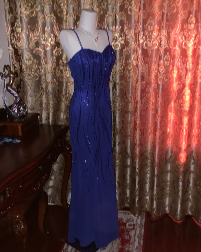 Gorgeous Spaghetti Straps V Neck Blue Satin Beaded Long Birthday Party Dress Formal Evening Gown D1752