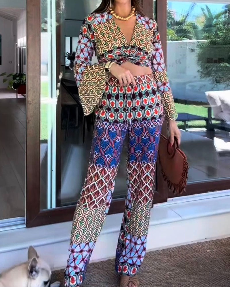 Casual Vacation Printed V-Neck Top & Pants Two-Piece Set - Fashionpara