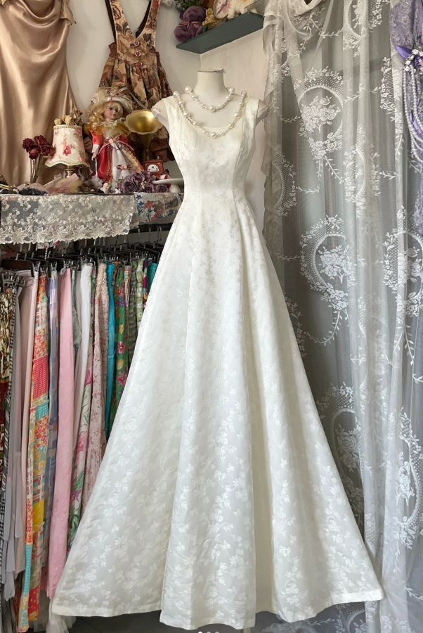 Classy Sleeveless White Satin Print Floral A Line Long Wedding Guest Dress Evening Gown D1523