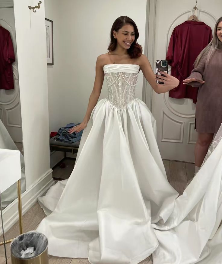 A Line Stunning Strapless Satin Wedding Dresses With Beads