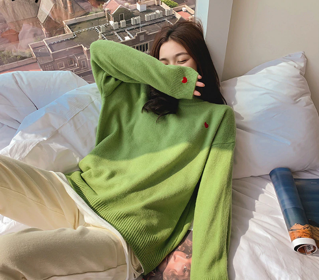 KittenAlarm - Little Heart Embroidery O-Neck Sweater