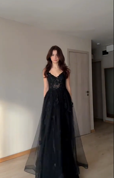 Elegant Spaghetti Straps Black Tulle Appliques Slit A Line Long Party Dress Evening Gown D799