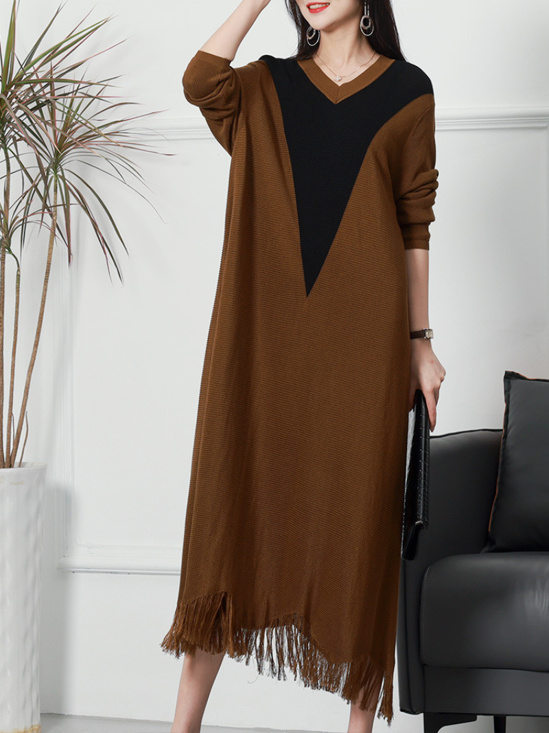 Knitted V-Neck Long Sleeve Tassel Hem A-Line Midi Dress 3