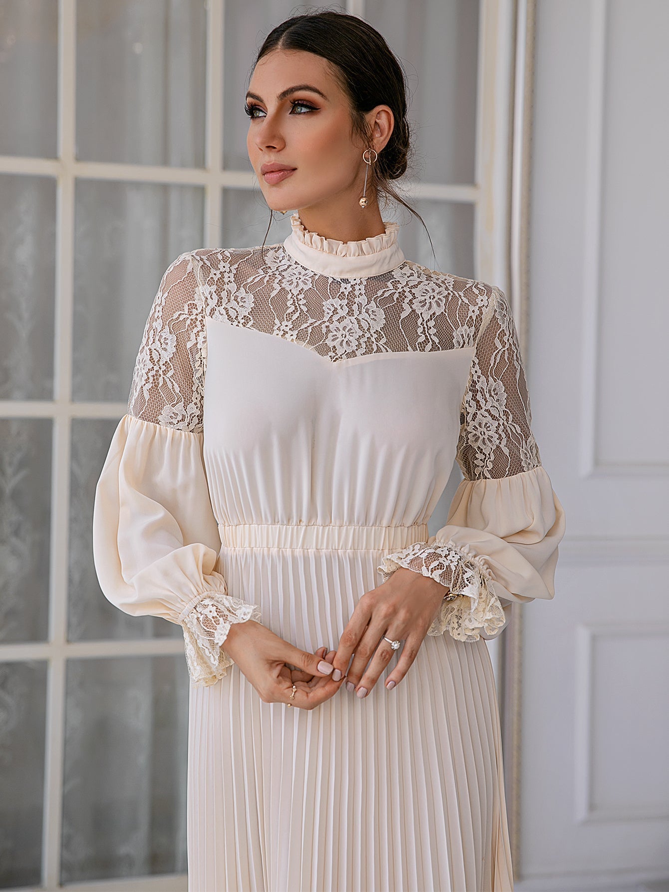 Elegant Evening Dress With Lace - Fashionpara