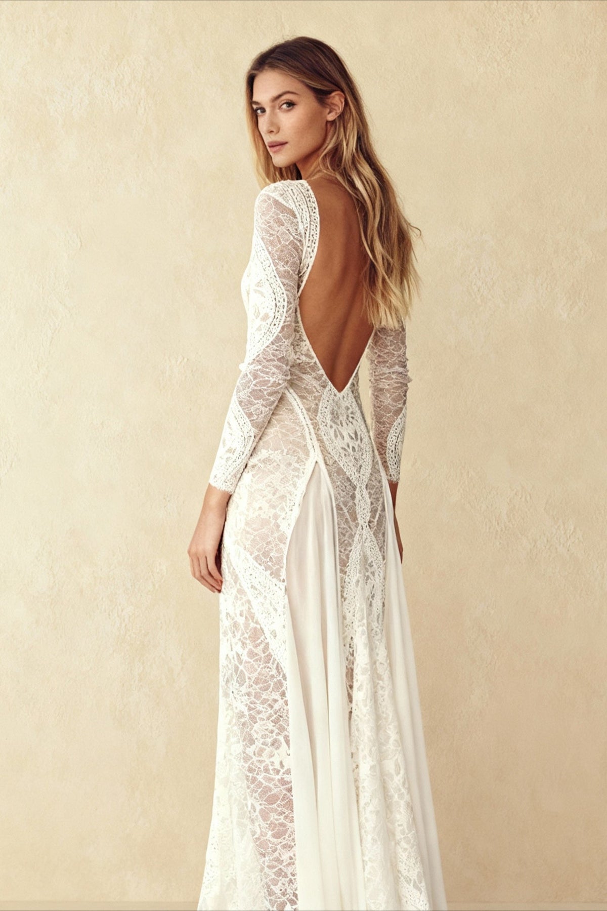Romantic Lace Halter Floor-length Wedding Dress - View 2