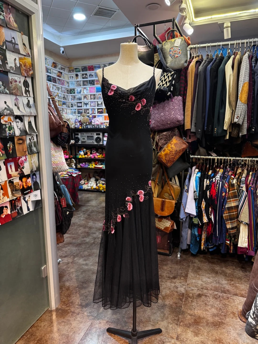 Retro Elegant Black Halter Neck Embroidered Chiffon Long Prom Dress Evening Dress P4142