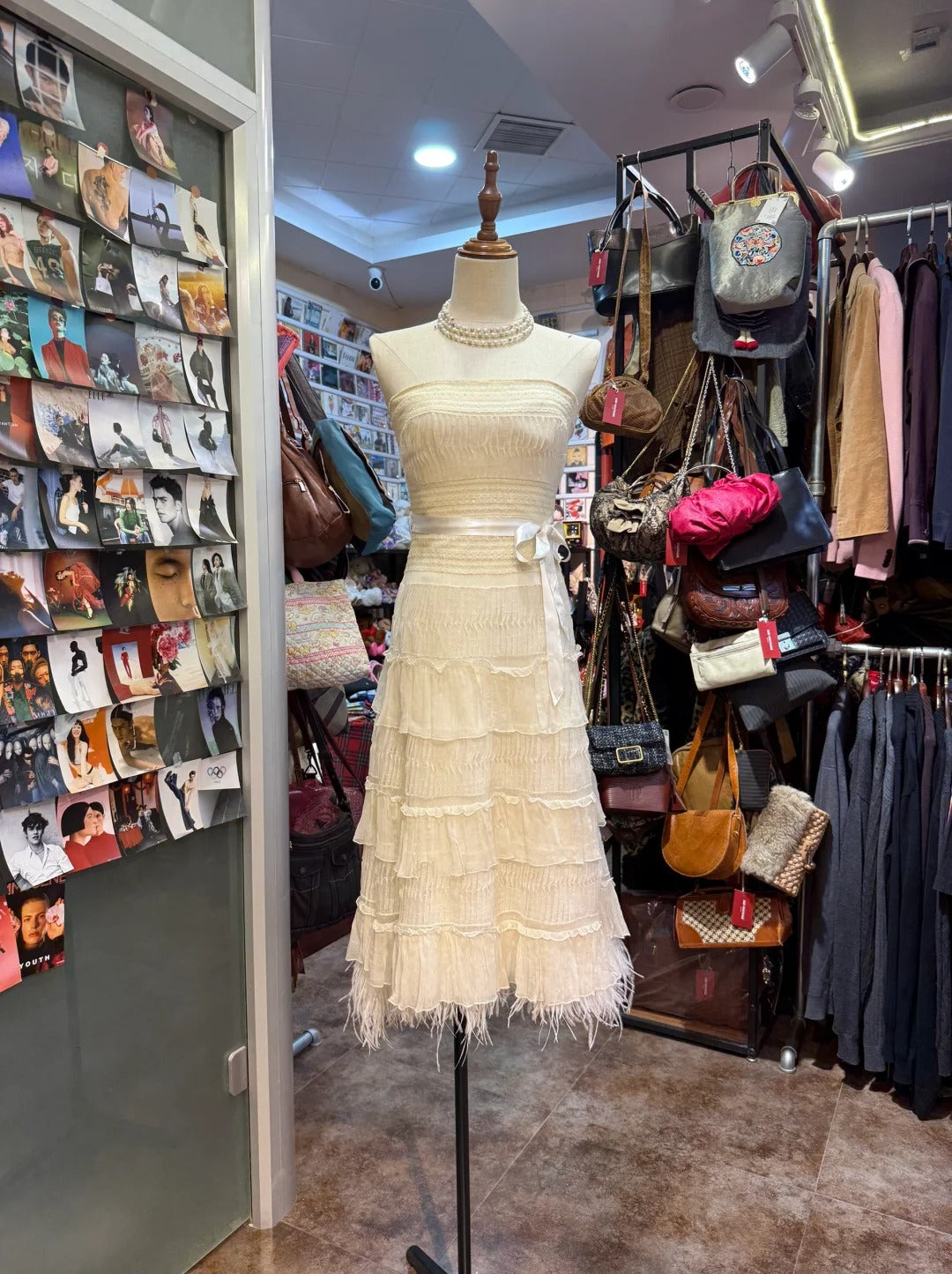 Elegant Ivory Strapless Fitted Waist Feather Lace A-line Prom Dress Evening Dress P4145