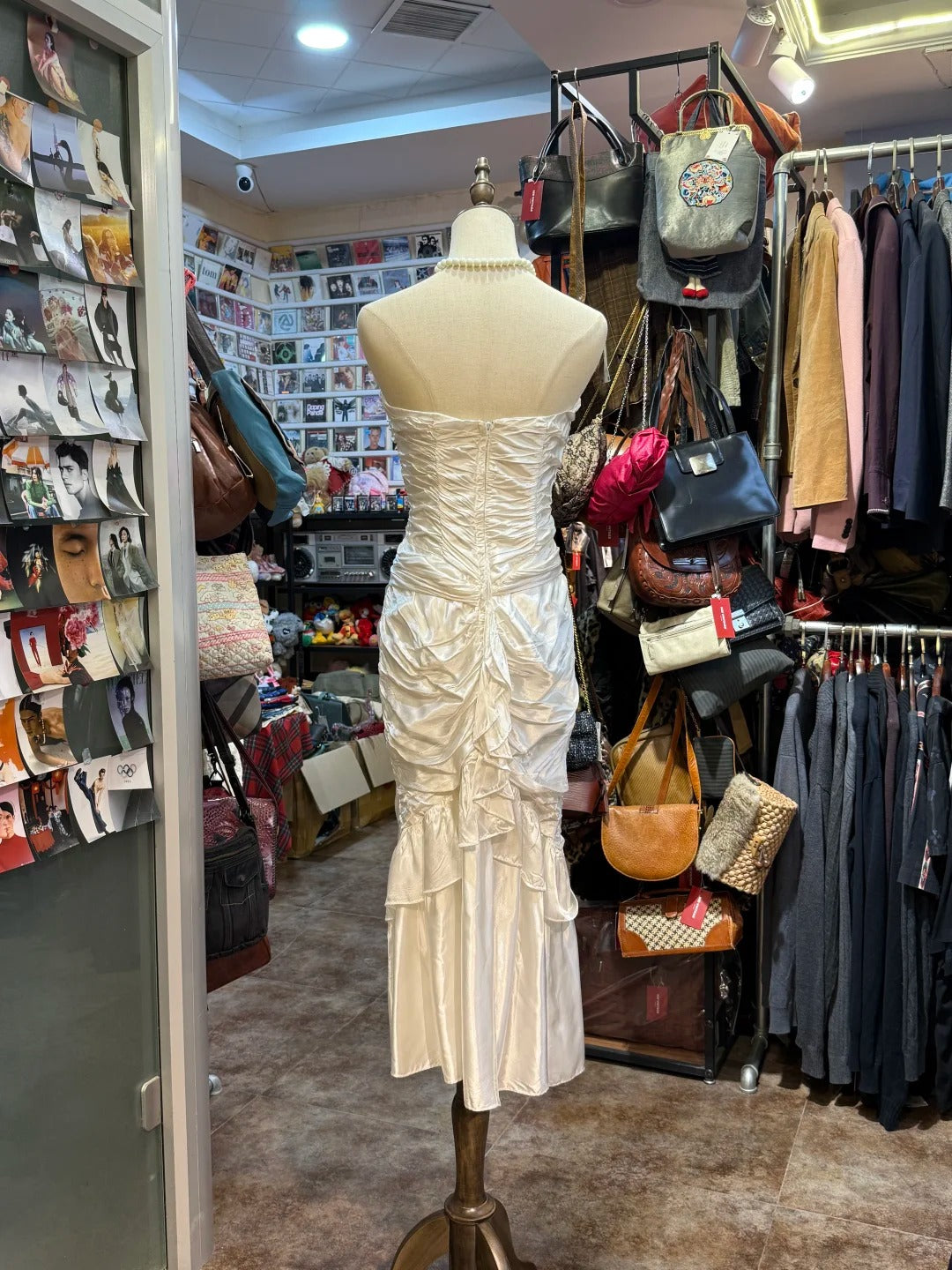 Retro Elegant White Mermaid Strapless Pleated Satin Long Prom Dress Evening Dress P4147