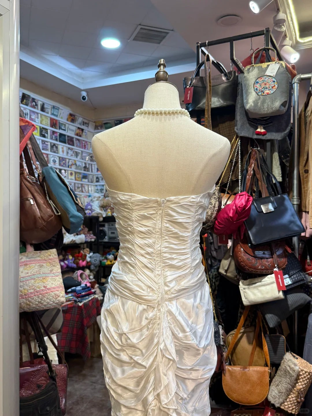 Retro Elegant White Mermaid Strapless Pleated Satin Long Prom Dress Evening Dress P4147