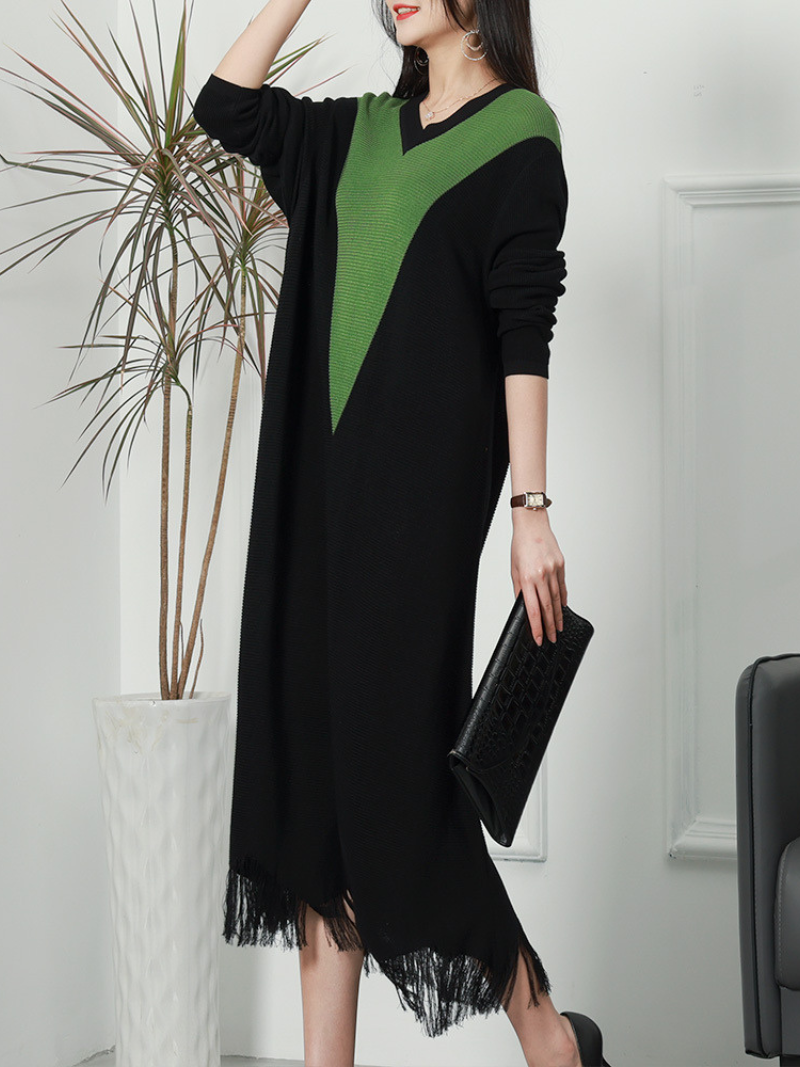 Knitted V-Neck Long Sleeve Tassel Hem A-Line Midi Dress 4