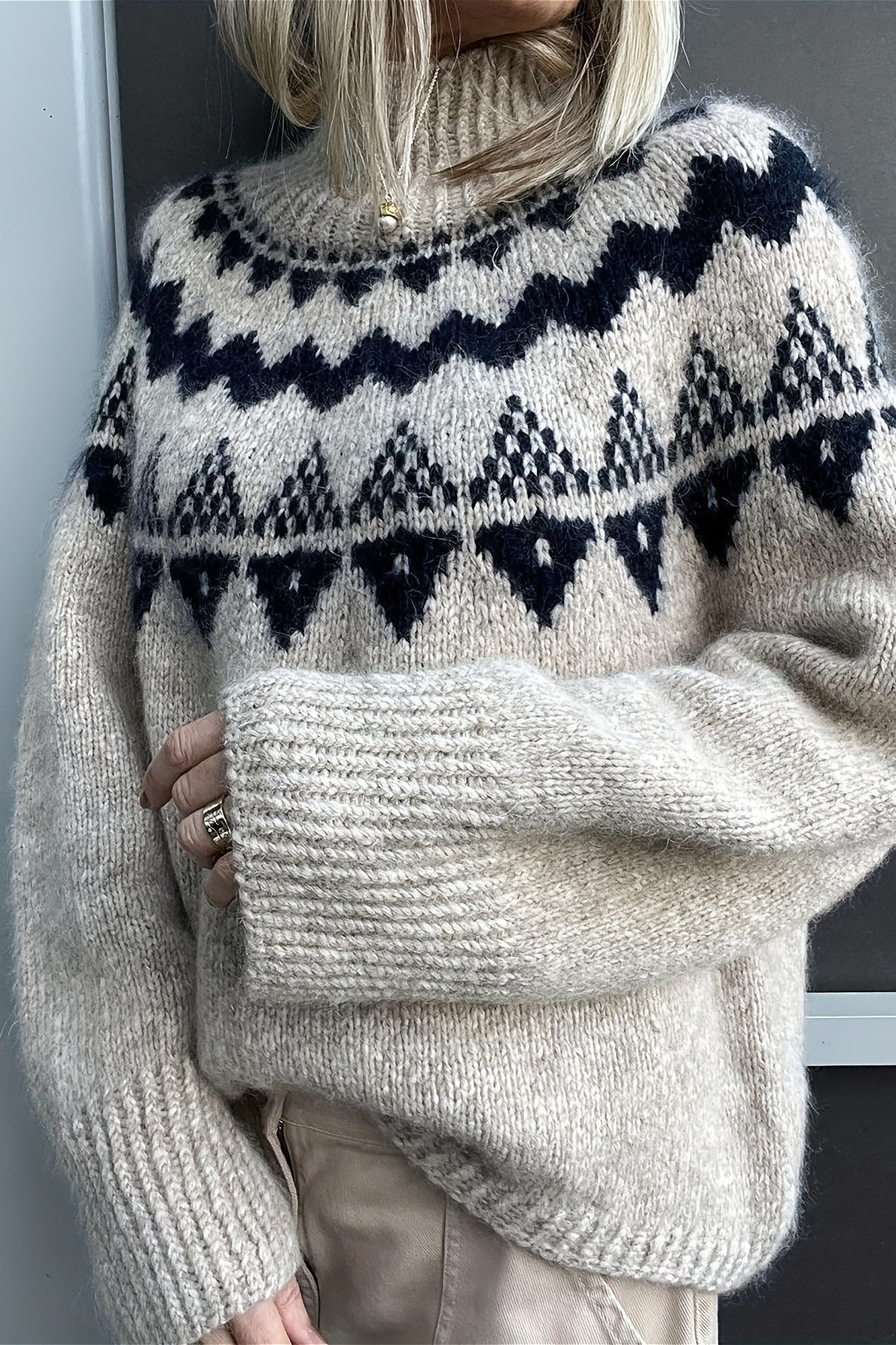 Vintage Loose Fit Jacquard Knit Sweater 2