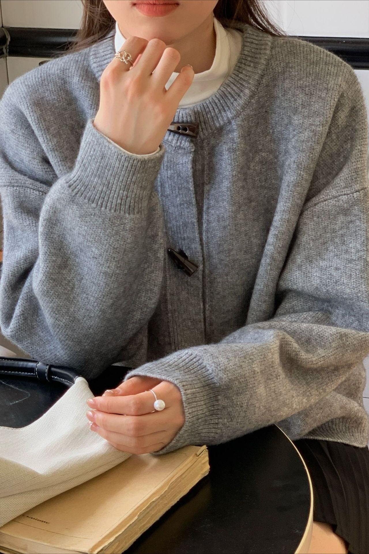 Chic Loose Knit Cardigan with Retro Toggle-Button Style