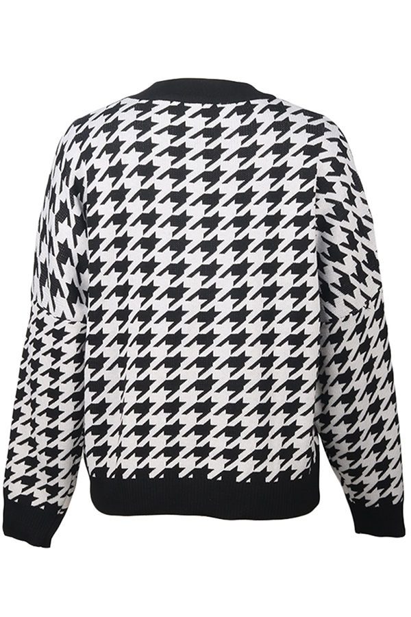 Flornana Geometric Contrast O Neck Sweater in Three Colors