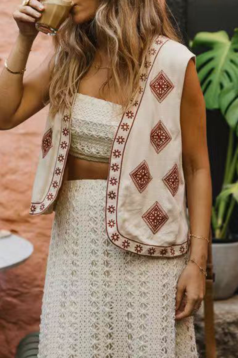 Colorblock Embroidery Cardigan Waistcoat for Stylish Layers