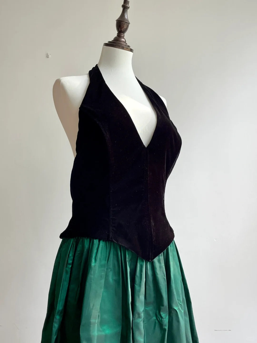 Retro Black And Green A-line Halter Neck Velvet And Satin Prom Dress Evening Dress P4188