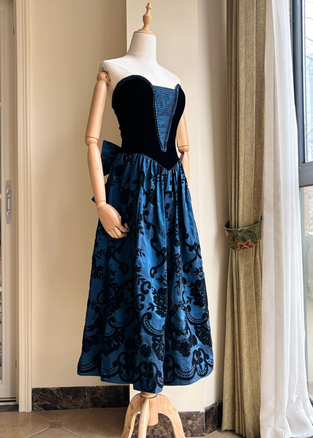 Retro Blue And Black A-line Strapless Bow Jacquard Velvet Long Prom Dress Evening Dress P4189