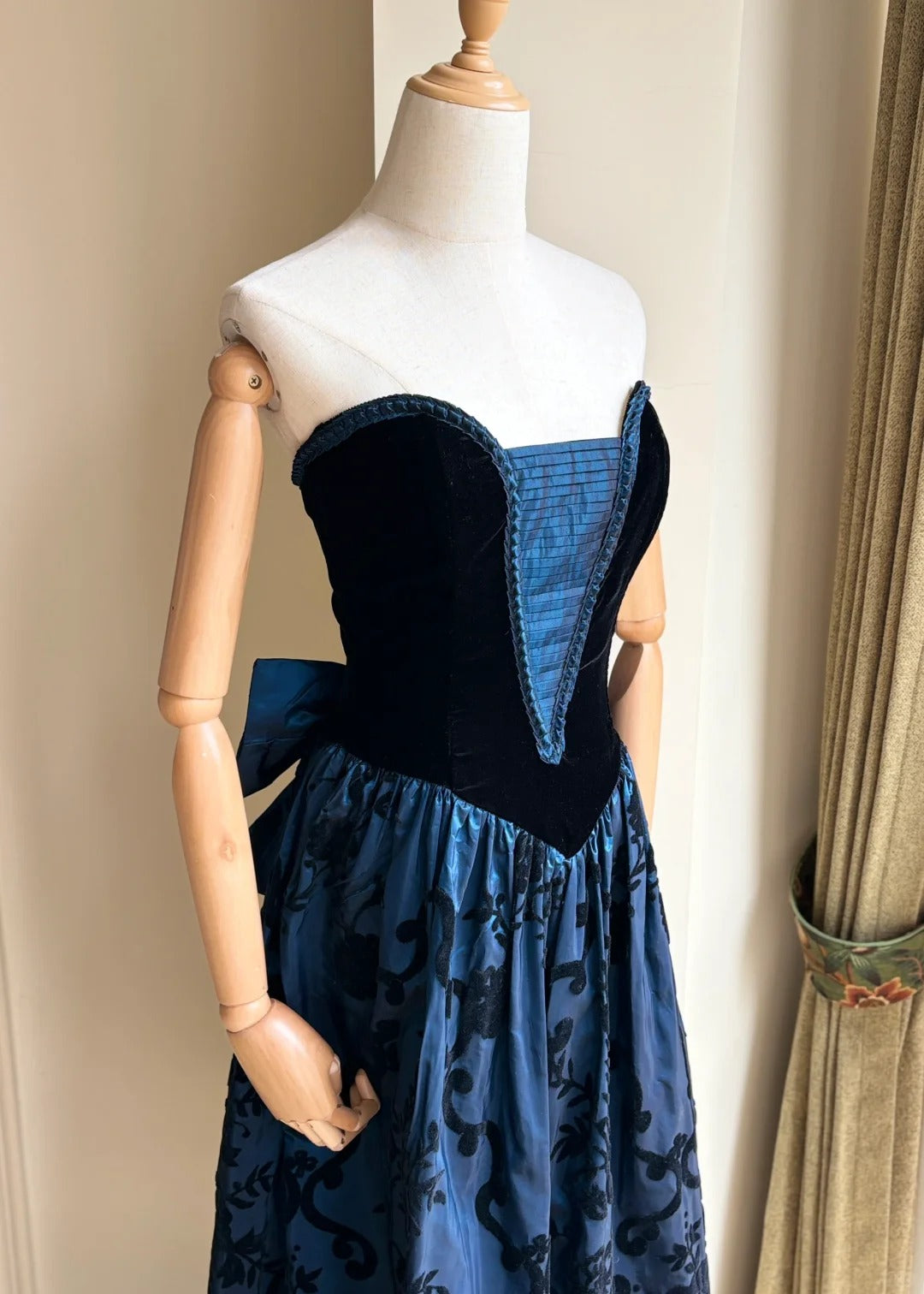 Retro Blue And Black A-line Strapless Bow Jacquard Velvet Long Prom Dress Evening Dress P4189
