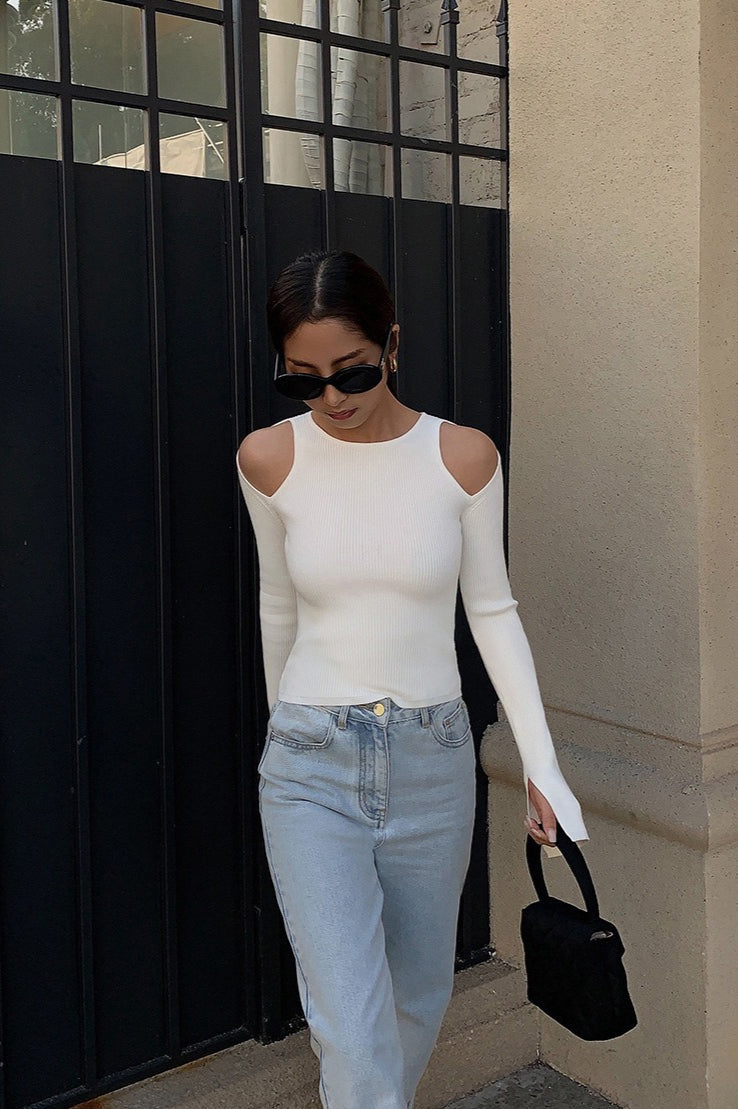 Retro Crew Neck Off-Shoulder Split-Cuff Slim Knit Top 4