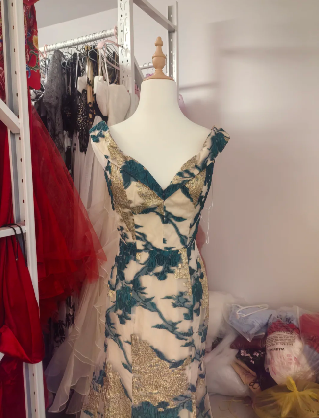 Retro Mermaid V-neck Jacquard Embroidered Long Prom Dress Evening Dress P4194