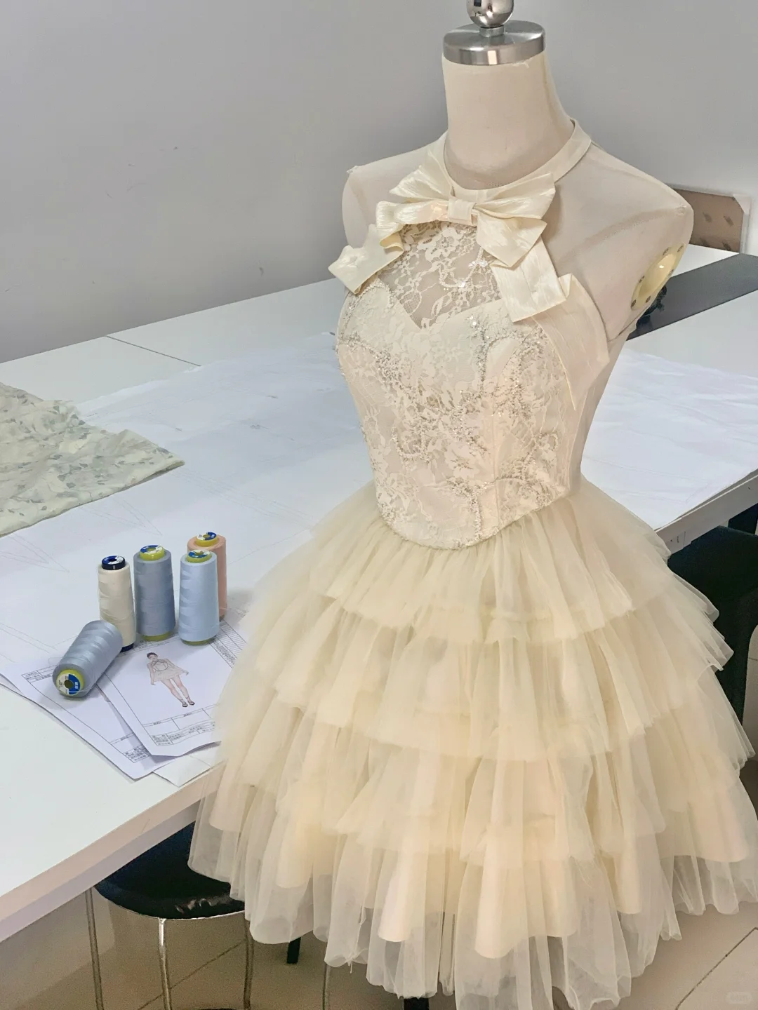 Elegant Off-White Halter Tulle Sequin Layered A Line Short Party Dress Formal 7th Grade Homecoming Dress S902