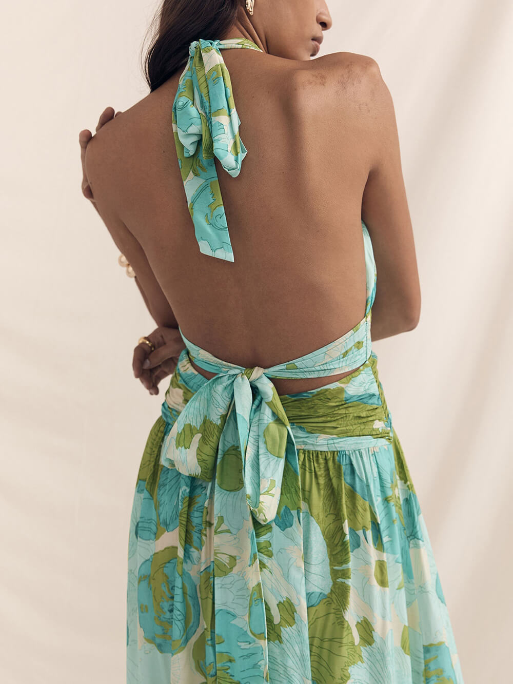 Elegant Versatile Halter Neck Printed Pleated Maxi Dress - Fashionpara