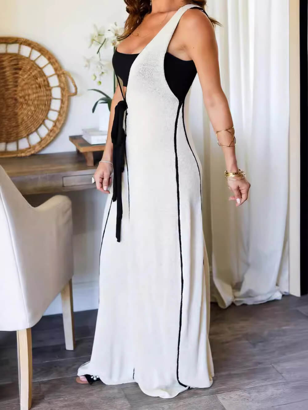 Contrast Trim V-Neck Sleeveless A-Line Maxi Dress