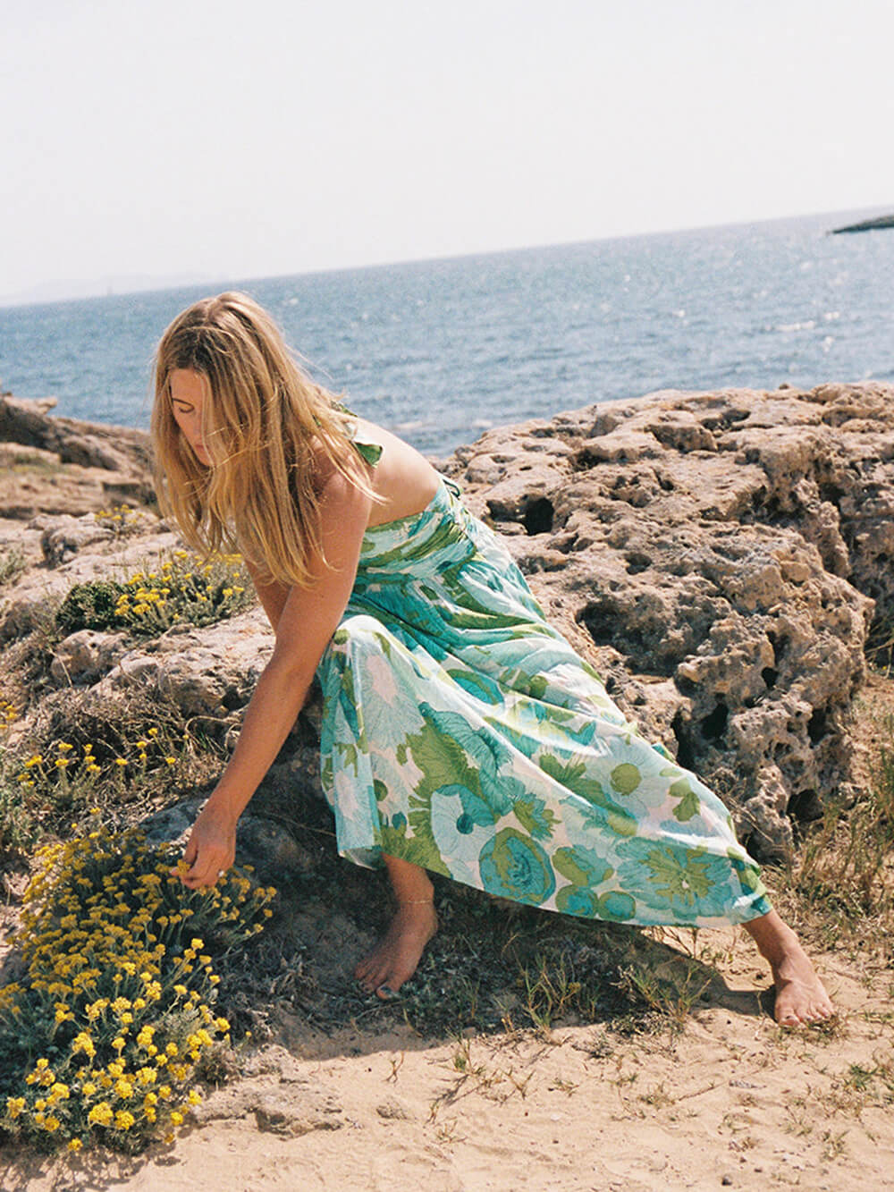 Elegant Versatile Halter Neck Printed Pleated Maxi Dress - Fashionpara