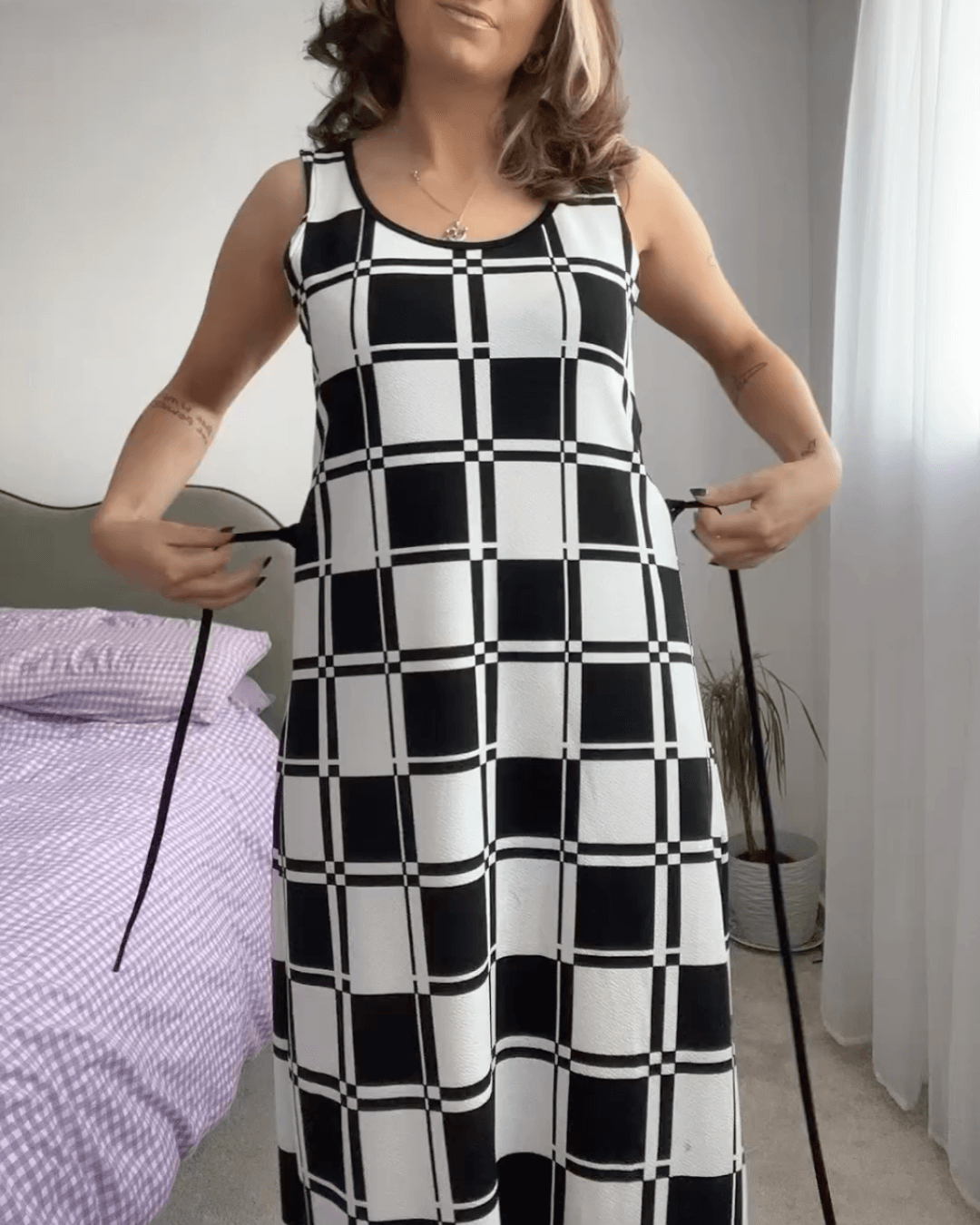 V Neck Sleeveless Long Dress Black White Checkered Flag Beach Maxi Dress - Fashionpara