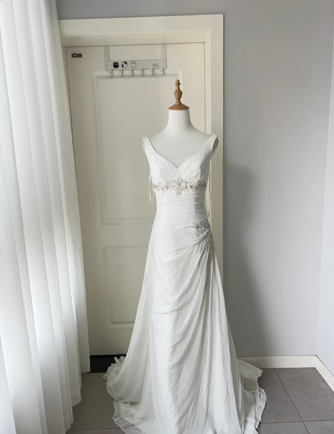 Elegant White Deep V-neck Beaded Chiffon Prom Dress Evening Dress P4213