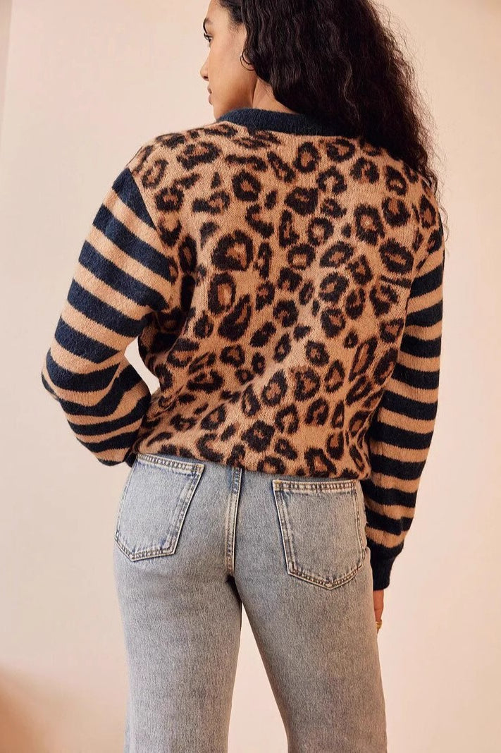 Chic Leopard Print Contrast Cardigan for Effortless Style - Fashionpara
