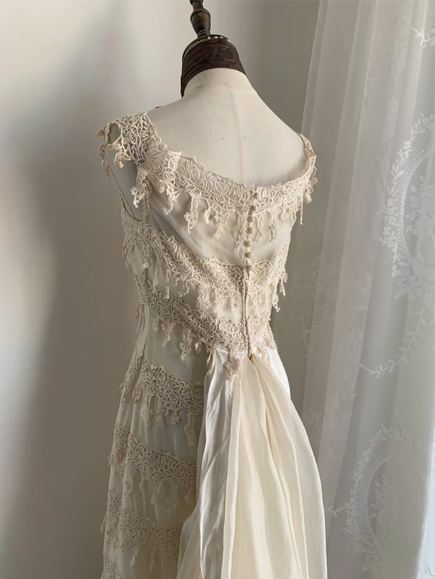 Vintage Ivory Fitted Lace Train Prom Dress Evening Dress Wedding Dress P4233