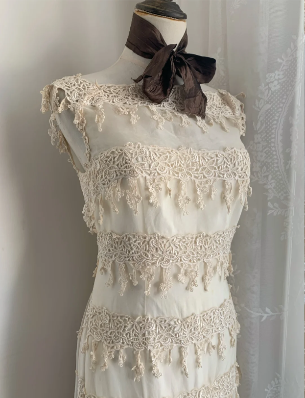 Vintage Ivory Fitted Lace Train Prom Dress Evening Dress Wedding Dress P4233