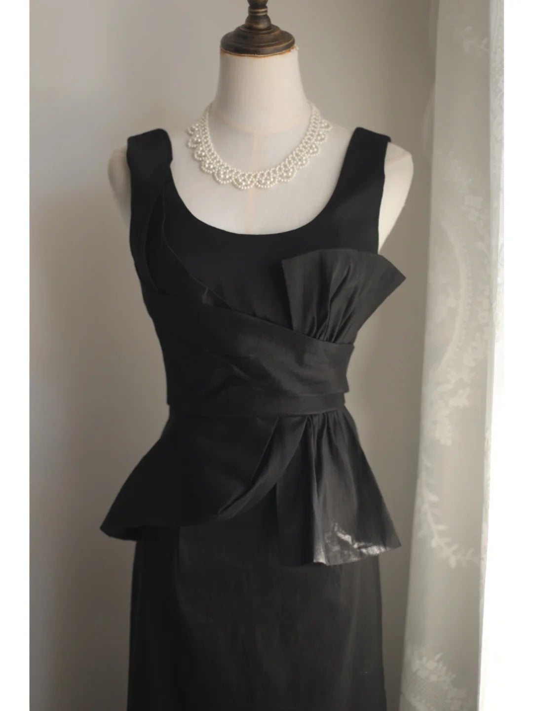 Elegant Black Pleated U-neck Mermaid Satin Long Prom Dress Evening Dress P4234