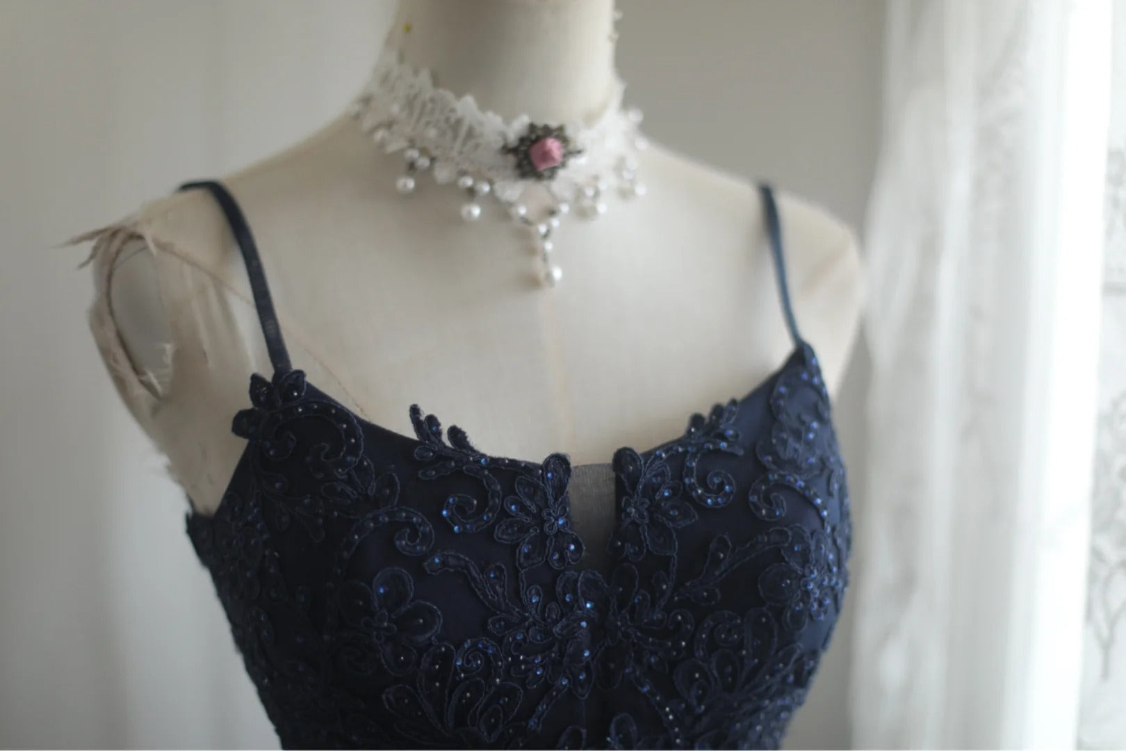 Elegant Navy Blue Mermaid Spaghetti Strap Lace Long Prom Dress Evening Dress P4243