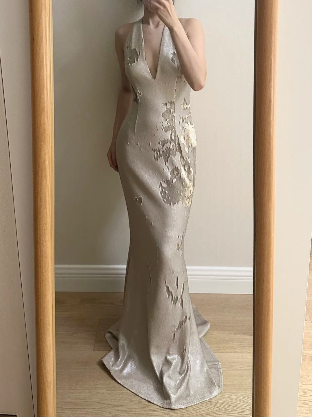 Elegant Mermaid Halter Neck Deep V-Neck Sequined Long Prom Dress Evening Dress P4255