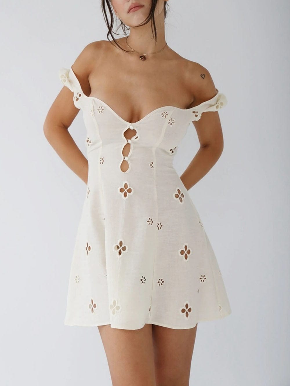 Hollow Out Mini - Fashionpara