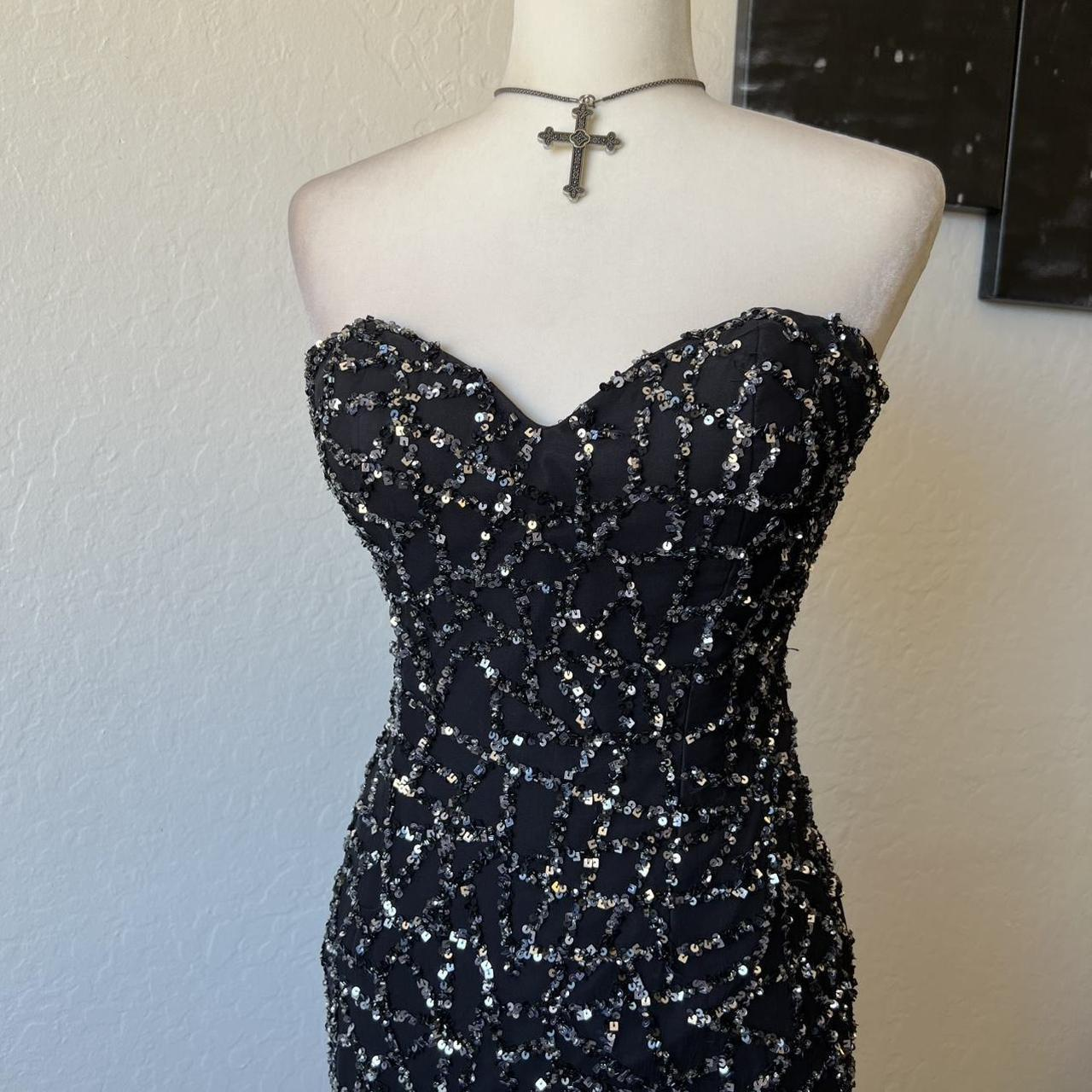 Sparkly Black Sweetheart Neck Sequin Sheath Cocktail Dress Formal Graduation Homecoming Dress D510