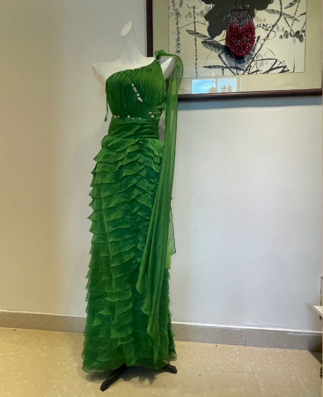 Chic Dark Green One-Shoulder Layered Ruffle Chiffon Long Prom Dress Evening Dress P4276