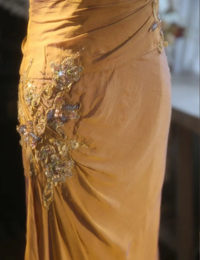 Elegant Ginger Yellow Mermaid V-neck Beaded Embroidered Satin Prom Dress Evening Dress P4299