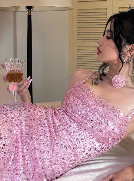 Pink Spaghetti Straps Sequin Sheath Short Birthday Outfits Classy Formal Graduation Homecoming Dress D063