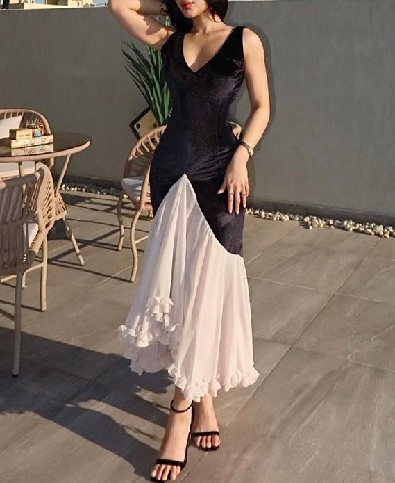 Classy V Neck Black Velvet White Chiffon Pleated Mermaid Evening Dress Long Wedding Guest Dress D1459