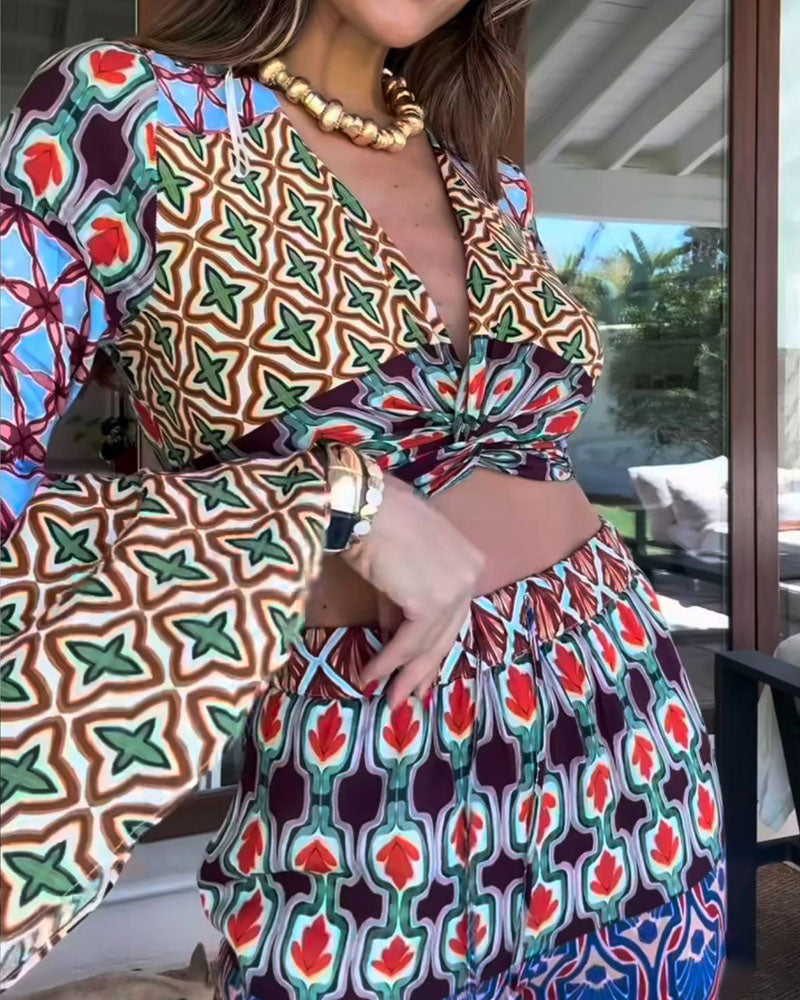 Casual Vacation Printed V-Neck Top & Pants Two-Piece Set - Fashionpara