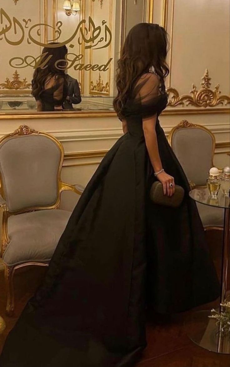 Vintage Black Ball Gown Prom Dress - Long Satin Off Shoulder Evening Gown for Special Occasions - Fashionpara