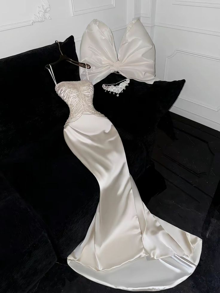 Luxury Mermaid Wedding Dresses, Sleeveless Beaded Bridal Gowns