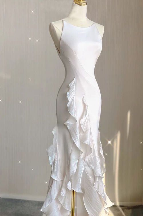 White Sheath Halter Backless Wedding Dress