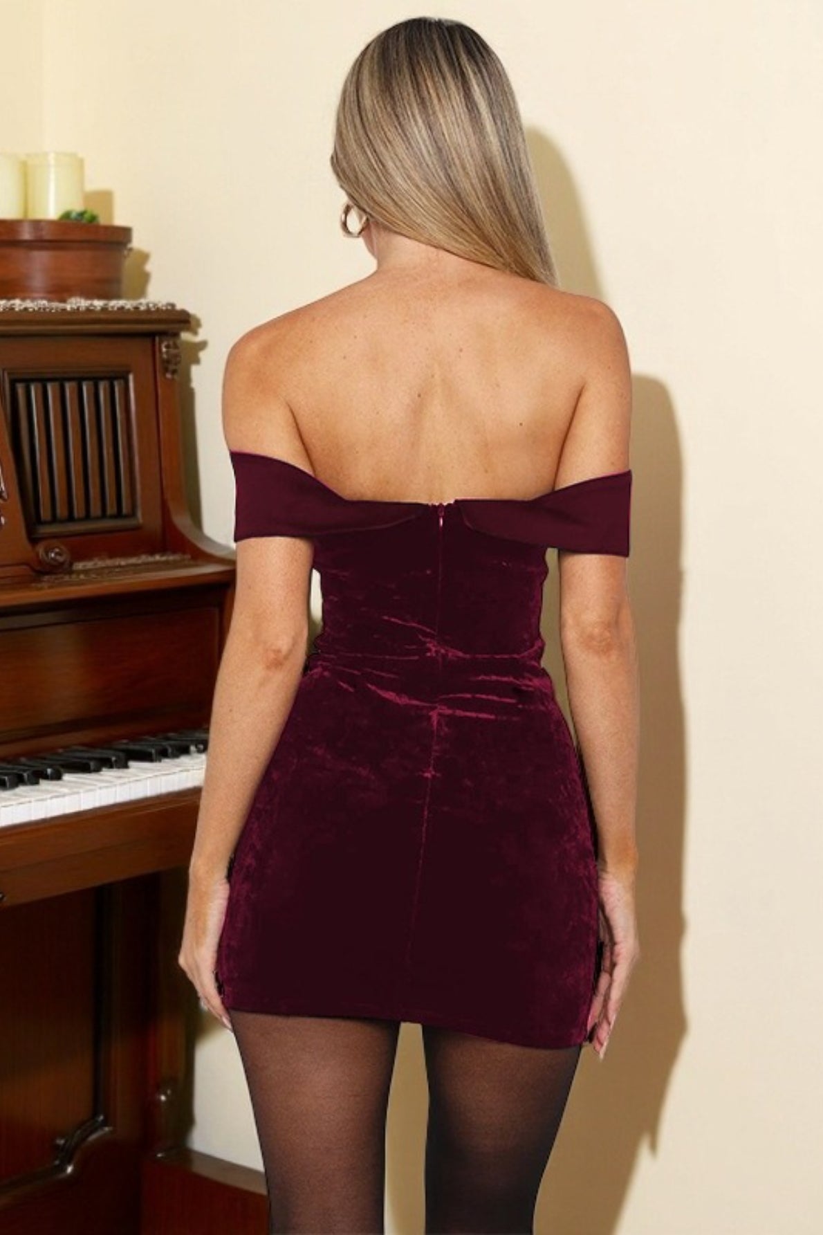 Velvet Off Shoulder Sweetheart Bodycon Mini Dress